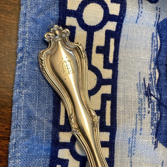 31) Antique Server Monogram M Or W - Picture 2 of 7